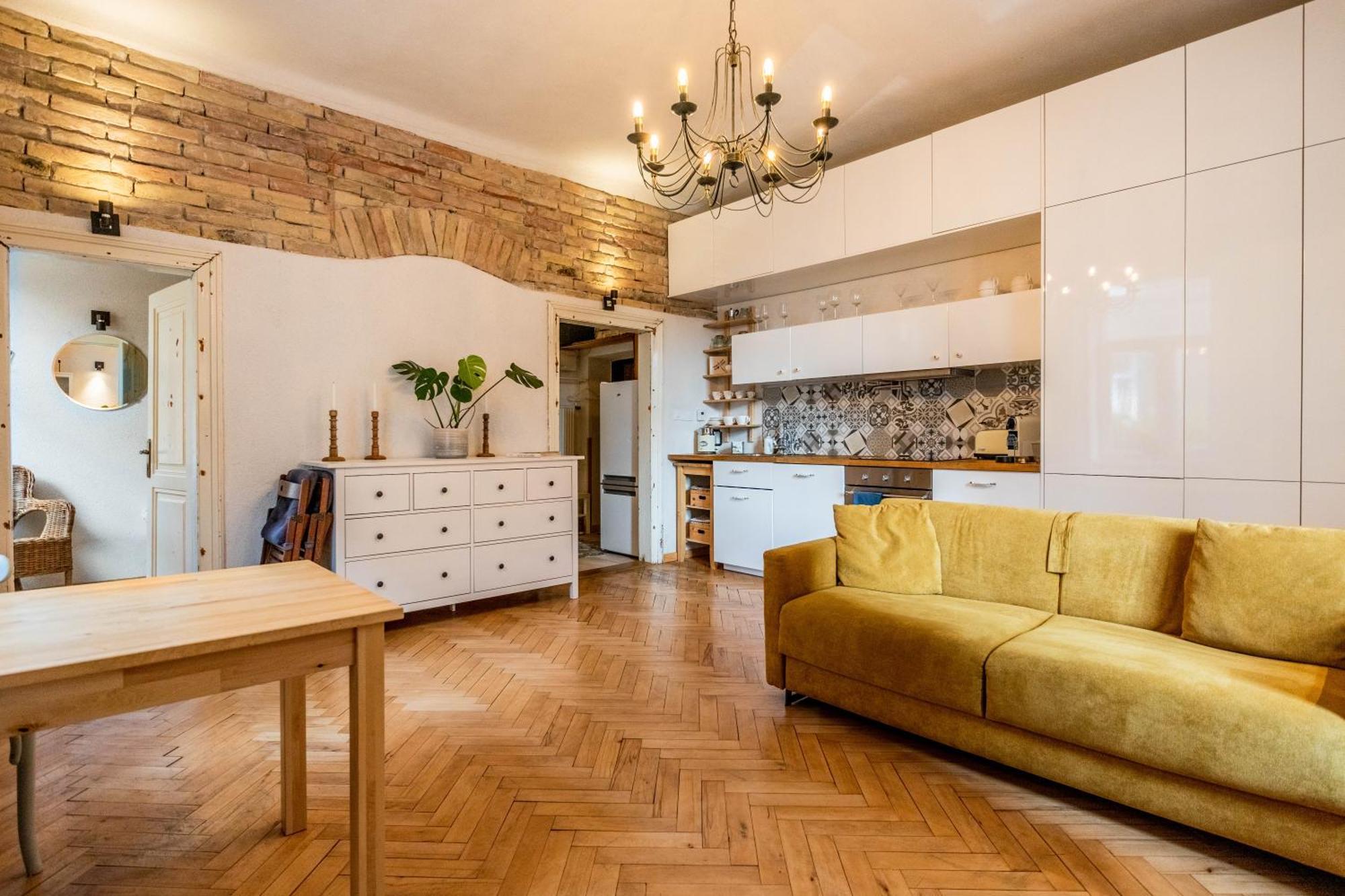 Historical Wine Apartment Братислава Екстериор снимка